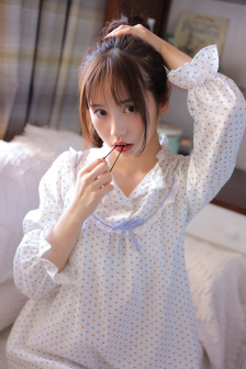 美女奶子
