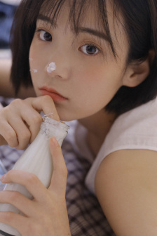 精华液一区二区区别